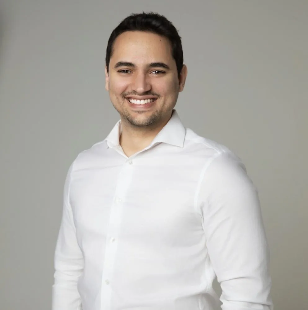 DR. JOHNNY MORAES O SORRISO DOS CAMPEÕES